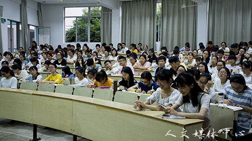 yl6809永利官网举行教师考编经验交流会