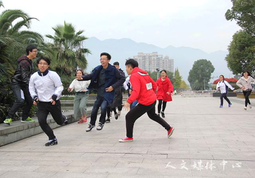 yl6809永利官网团学会举行素质拓展活动