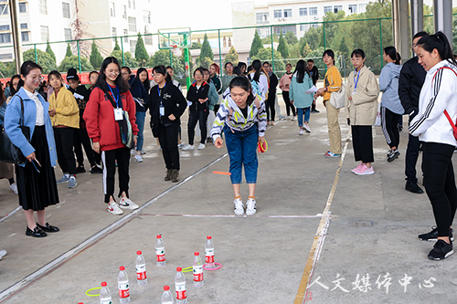 文史相融 悦动校园   yl6809永利官网举行第五届“诗意栖居”公寓文化节开幕式暨“三国风云”趣味游园活动