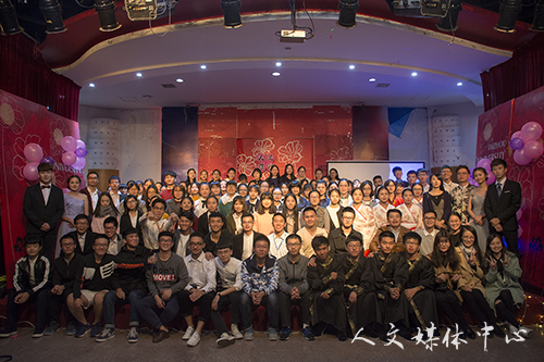 以心迎新 筑梦人文 yl6809永利官网举办迎新晚会