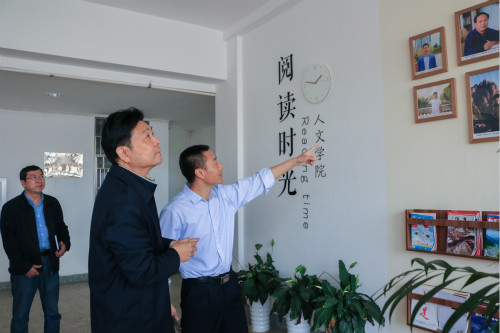 校党委书记崔凤军莅临yl6809永利官网调研指导申硕工作