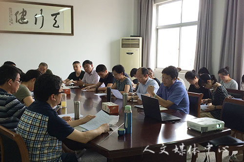 重温入党誓词   yl6809永利官网开展“两学一做” 主题活动