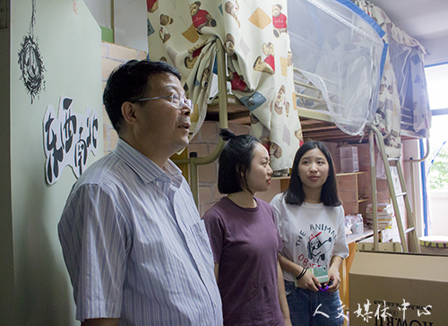 yl6809永利官网领导走访2018届毕业生寝室